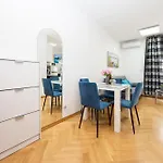Apartment Paolo By The Beach Znjan