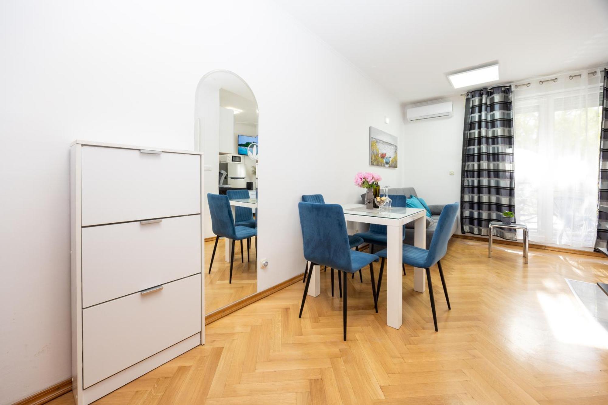Apartment Paolo By The Znjan Split